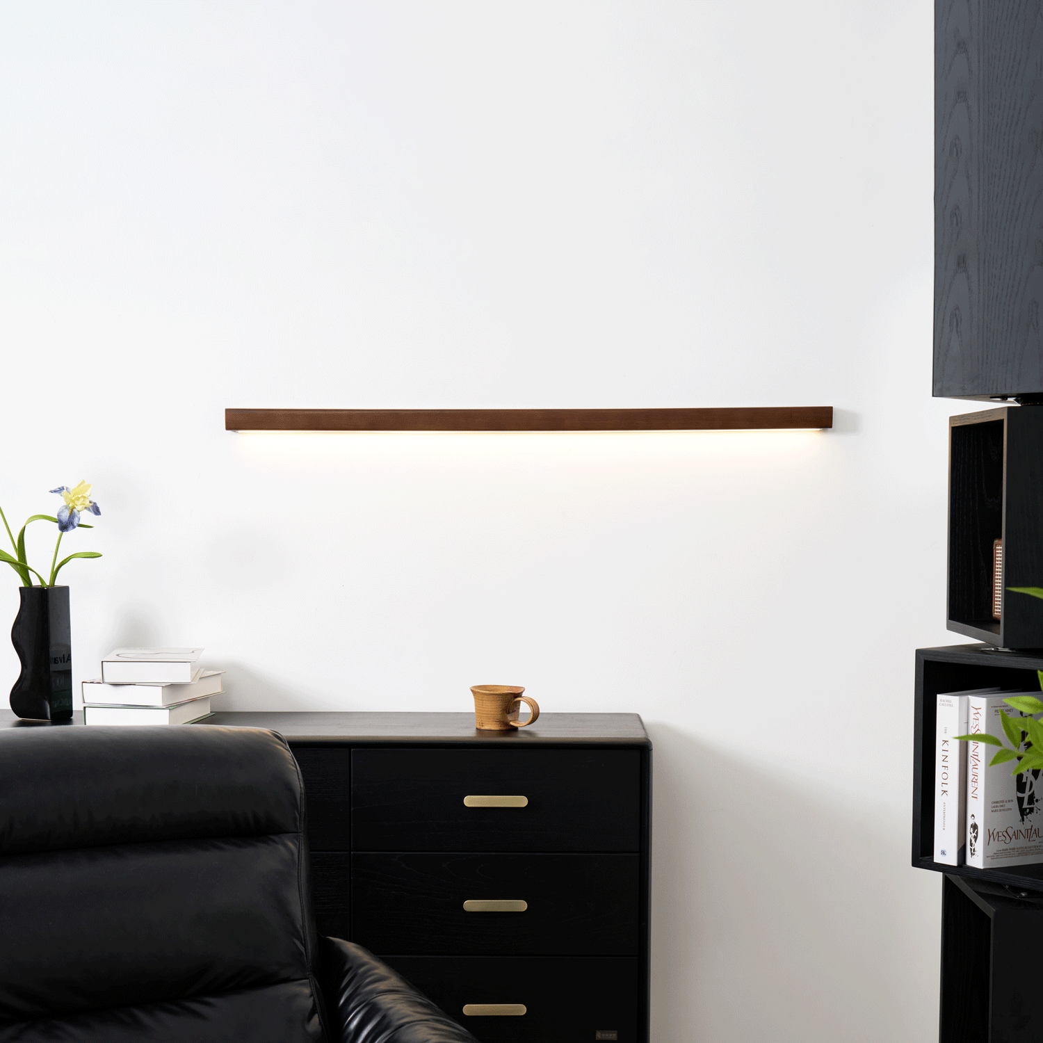 Meron Linear Wooden Wall Light