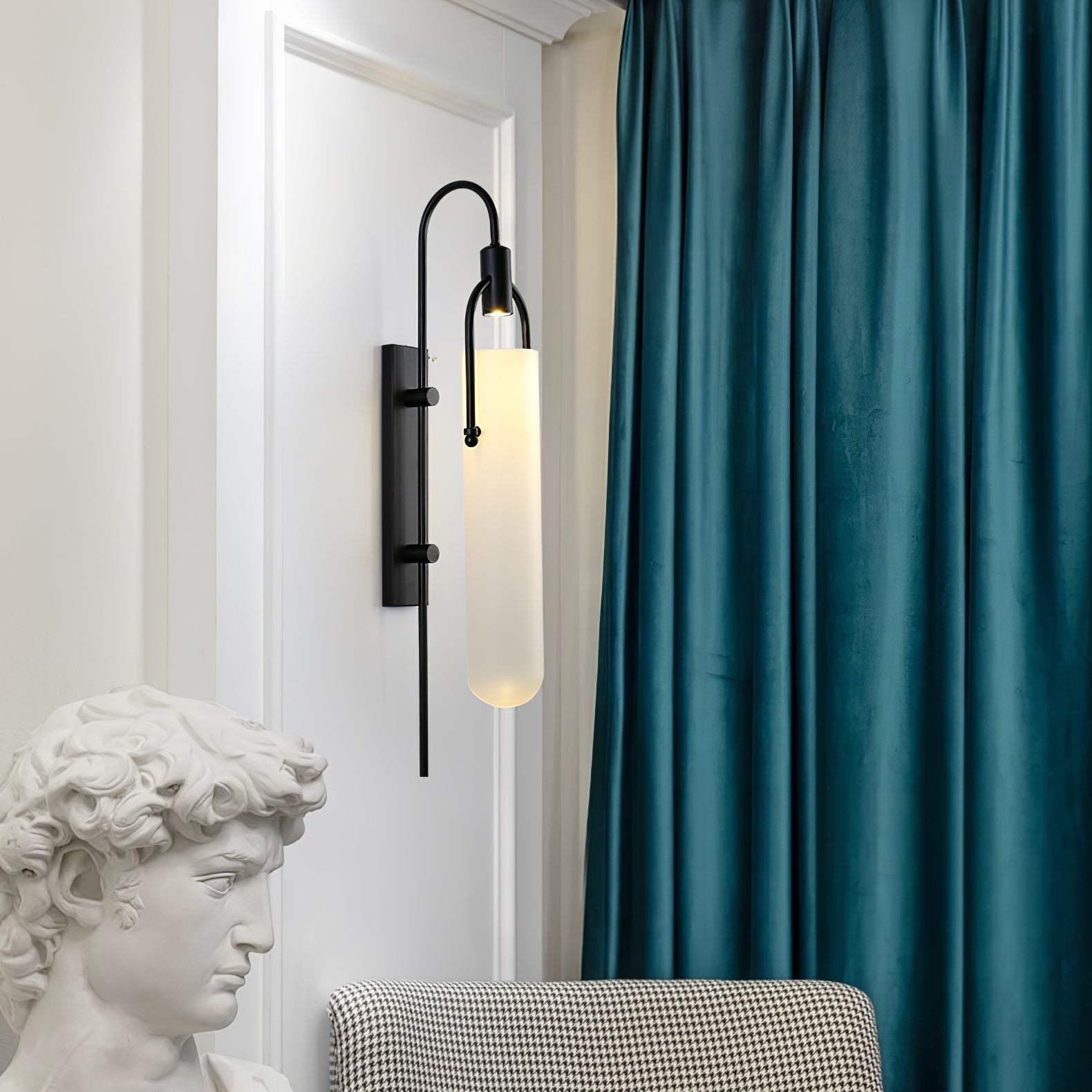 Arcil Wall Light