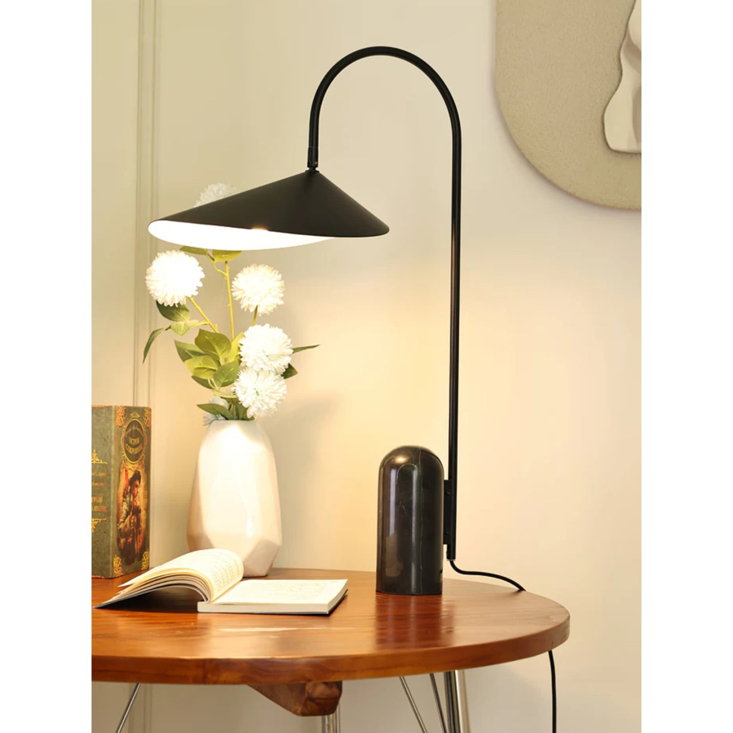 Arumce Table Lamp