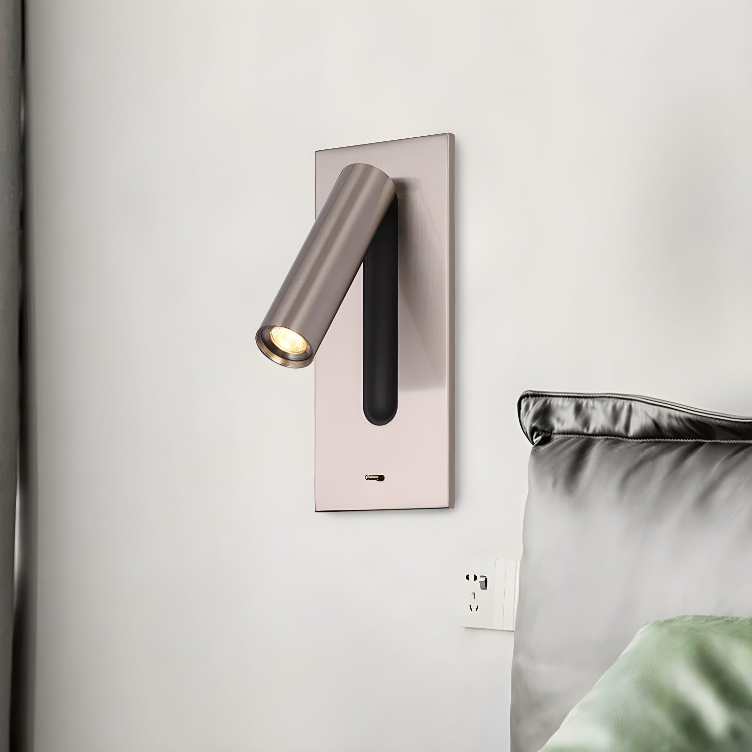 Vexo Adjustable Wall Light