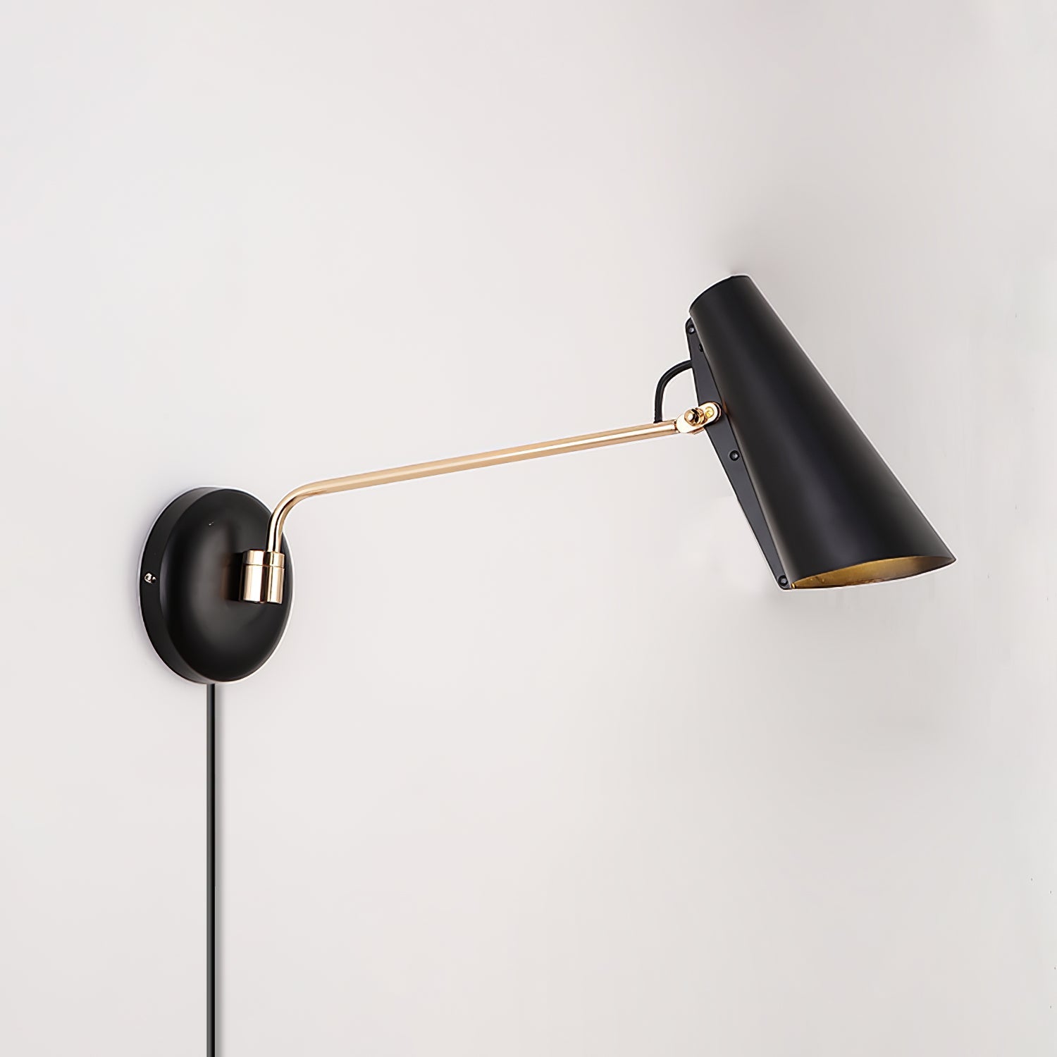 Veony Wall Light With Plug