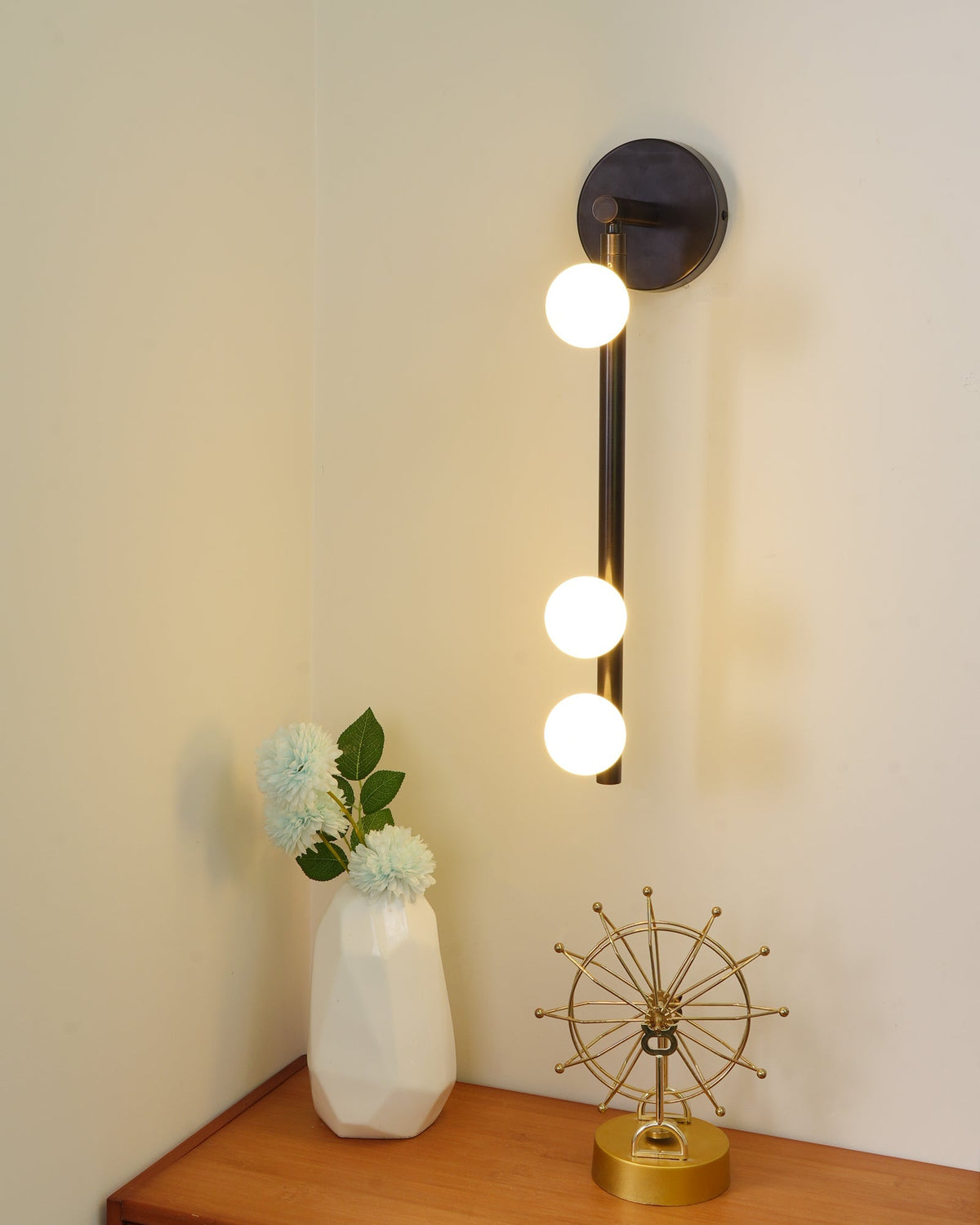 Preda Linear Wall Light