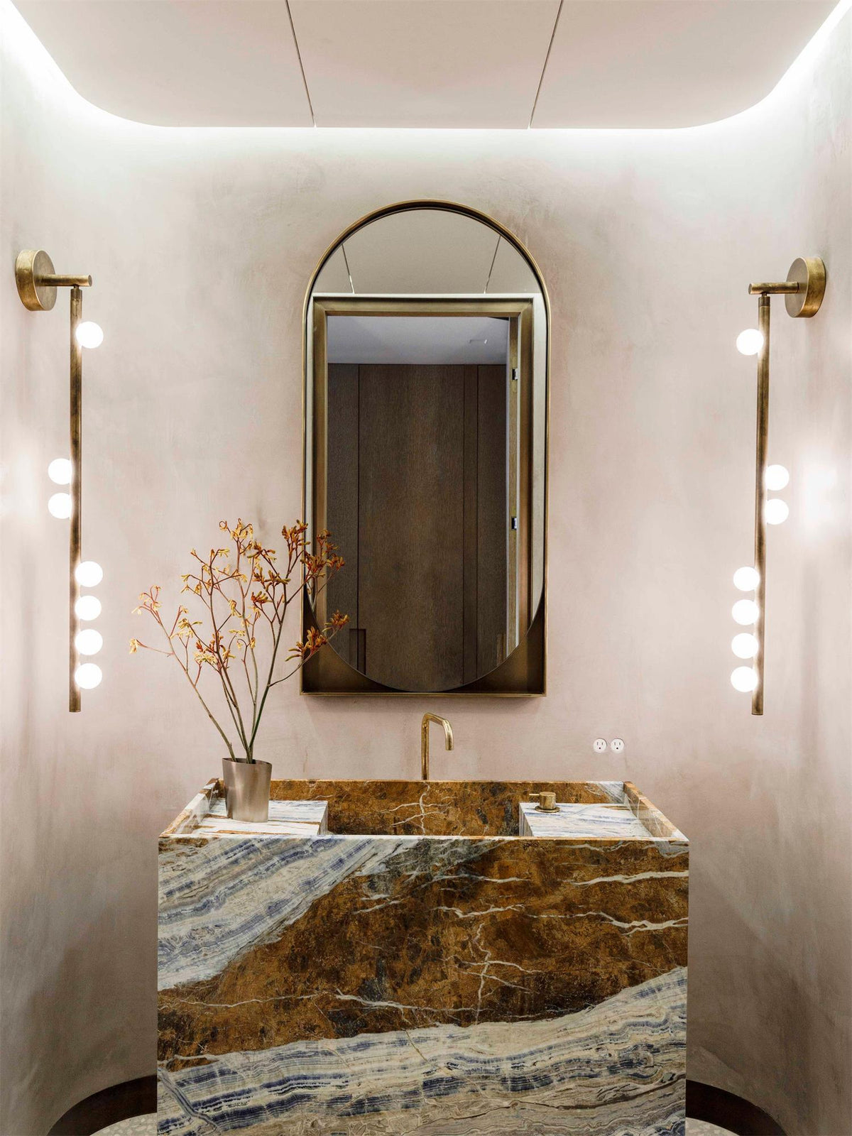 Preda Linear Wall Light