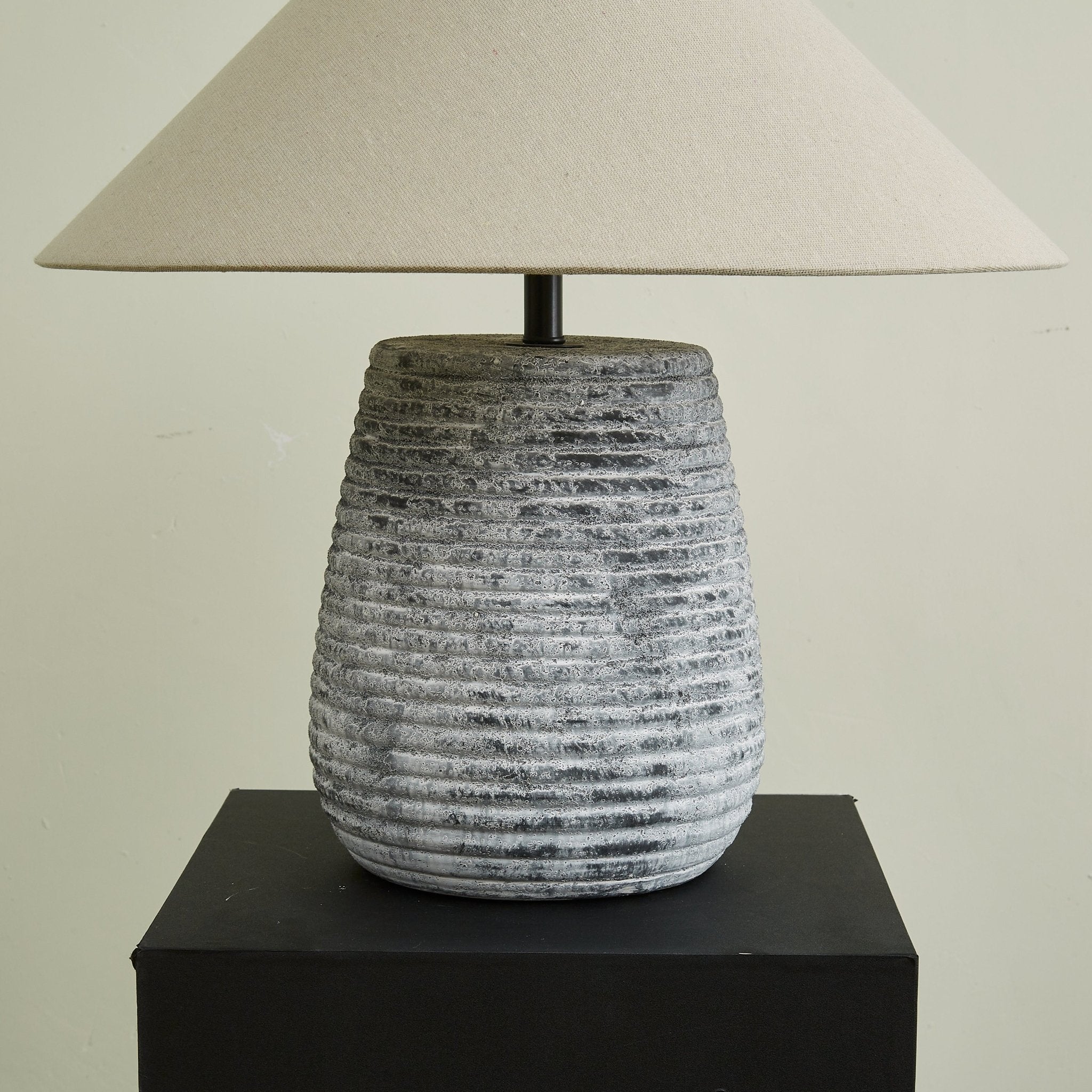 Conzon Ribbed Table Lamp