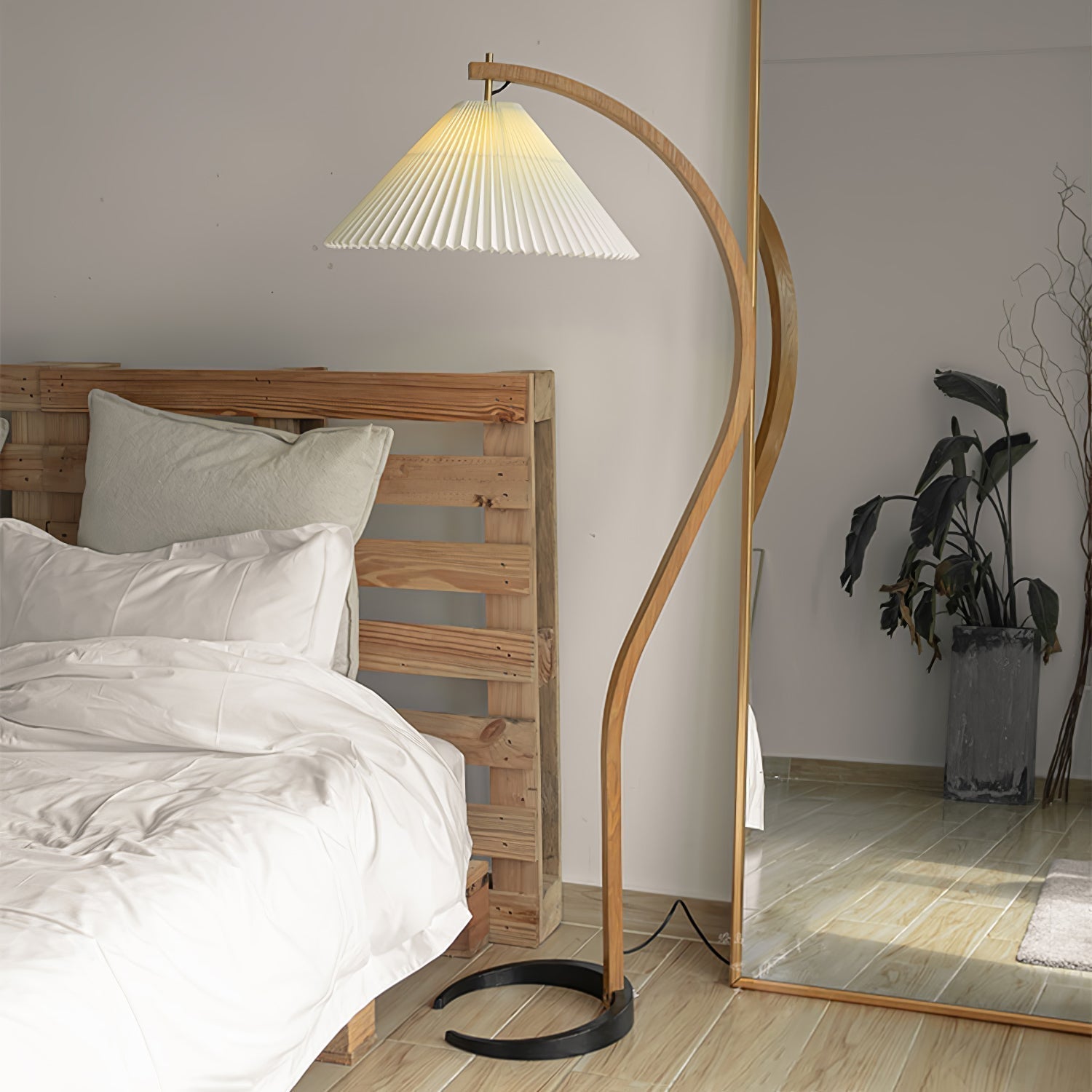 Capereni Floor Lamp
