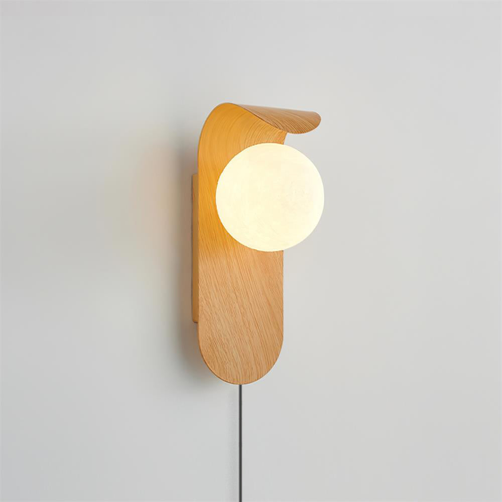 Lyrace Wall Light