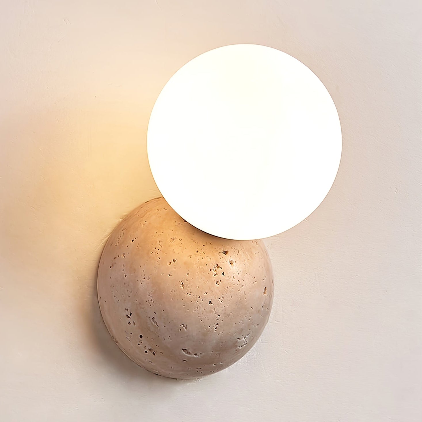 Femmel Wall Light