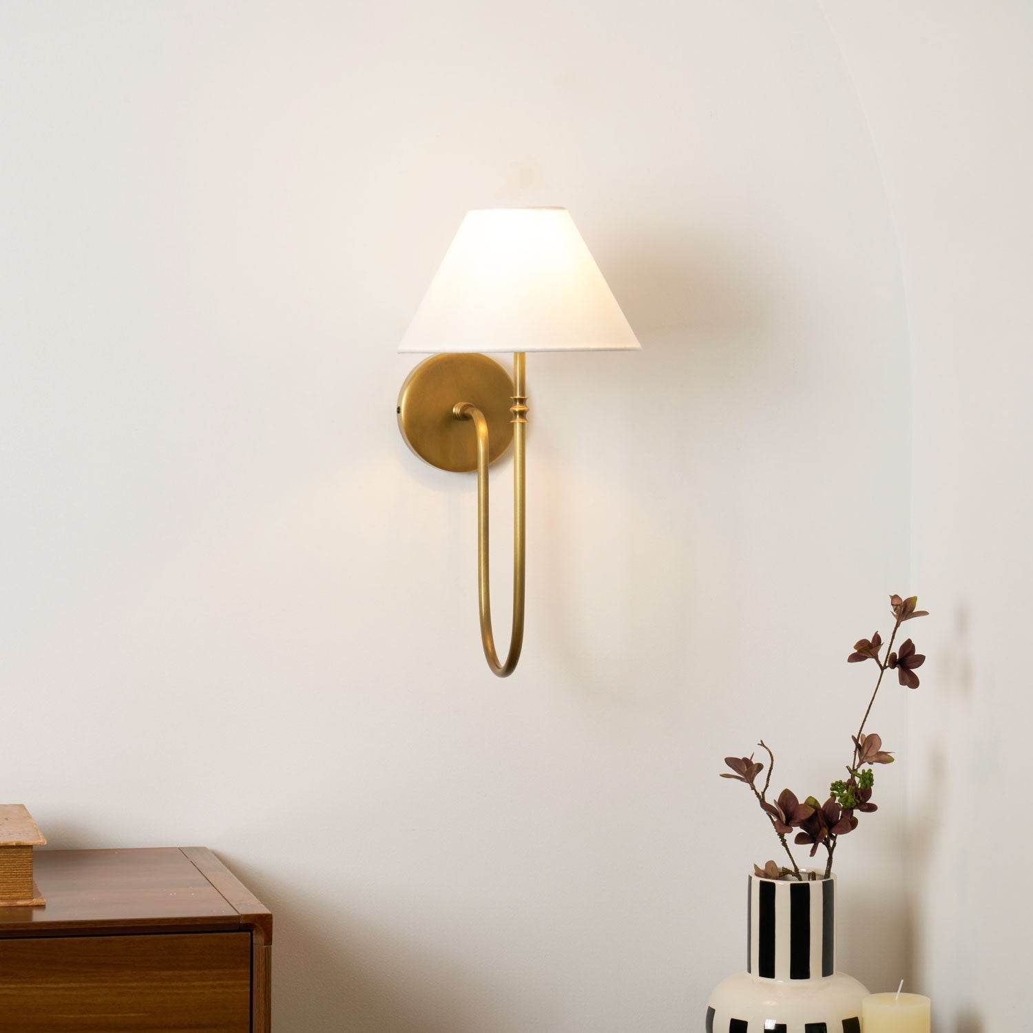 Dellon Wall Light
