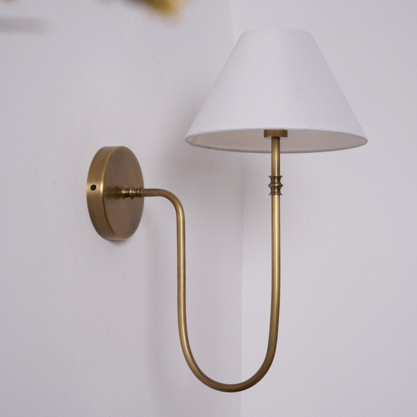Dellon Wall Light