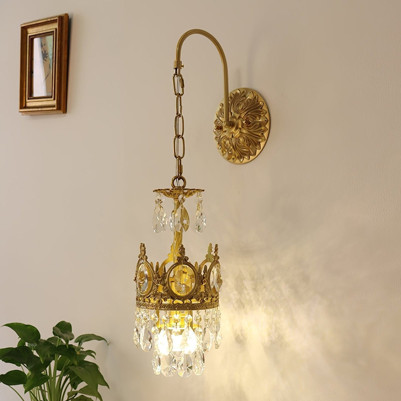 Qelin Crystal Crown Wall Light