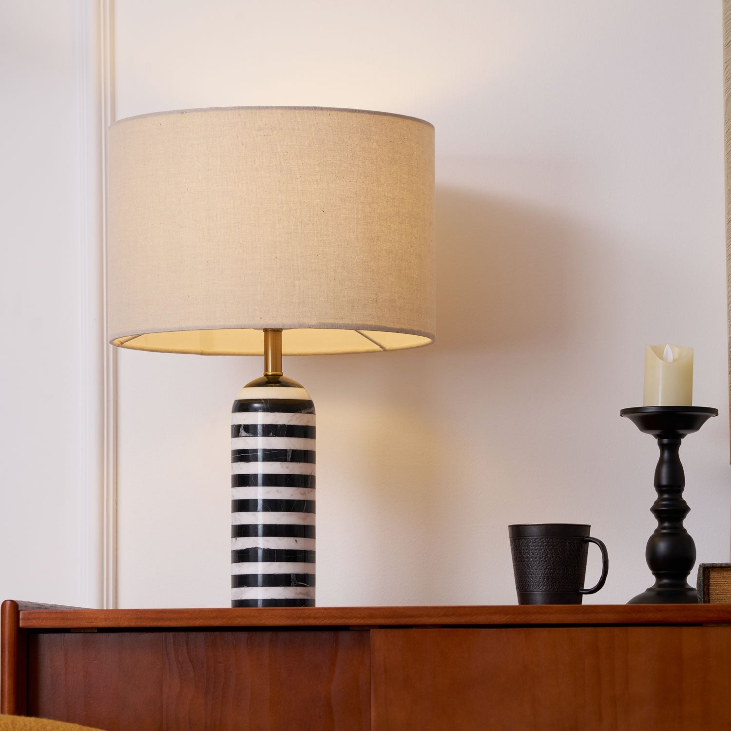 Sivelo Table Lamp