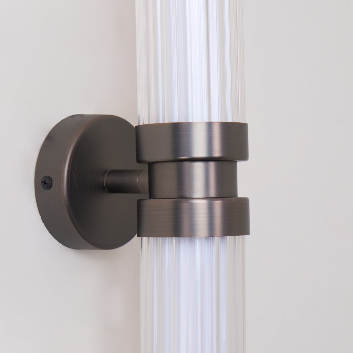 Xeso Vertical Wall Light