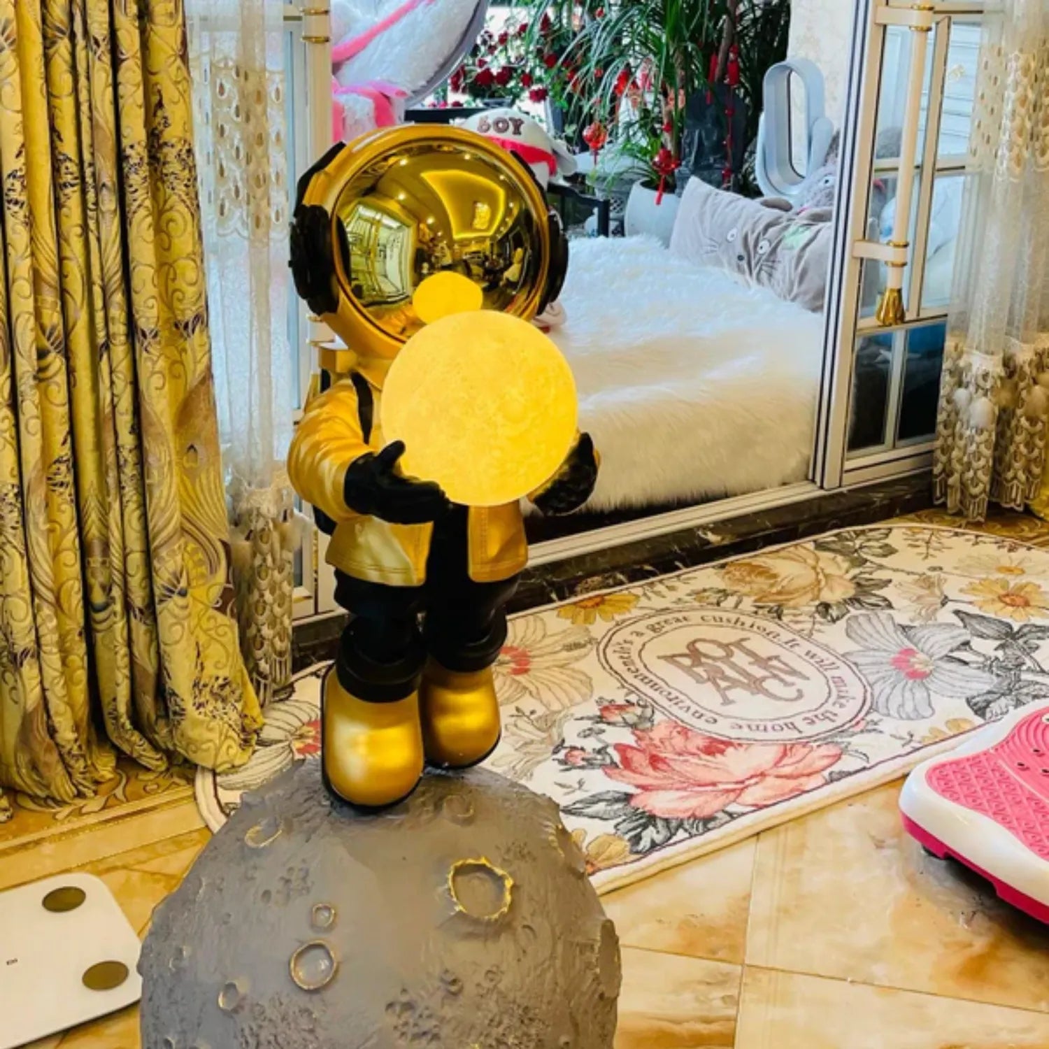 Fantasy Astronaut C Floor Lamp