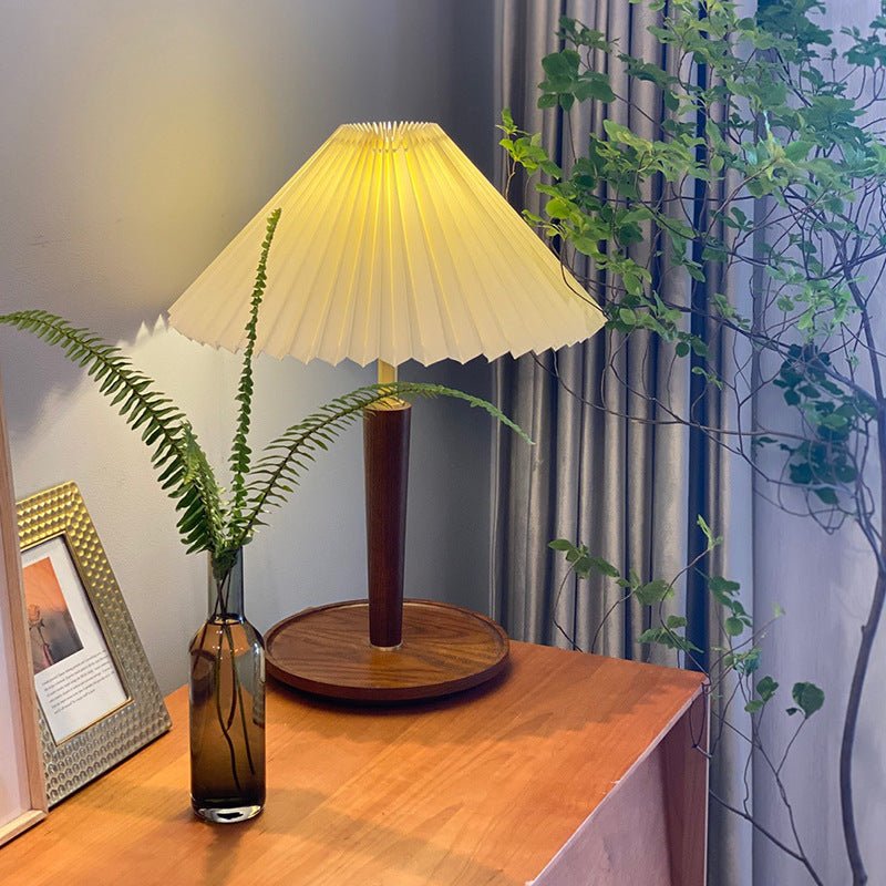 Lea Vintage Wooden Table Lamp