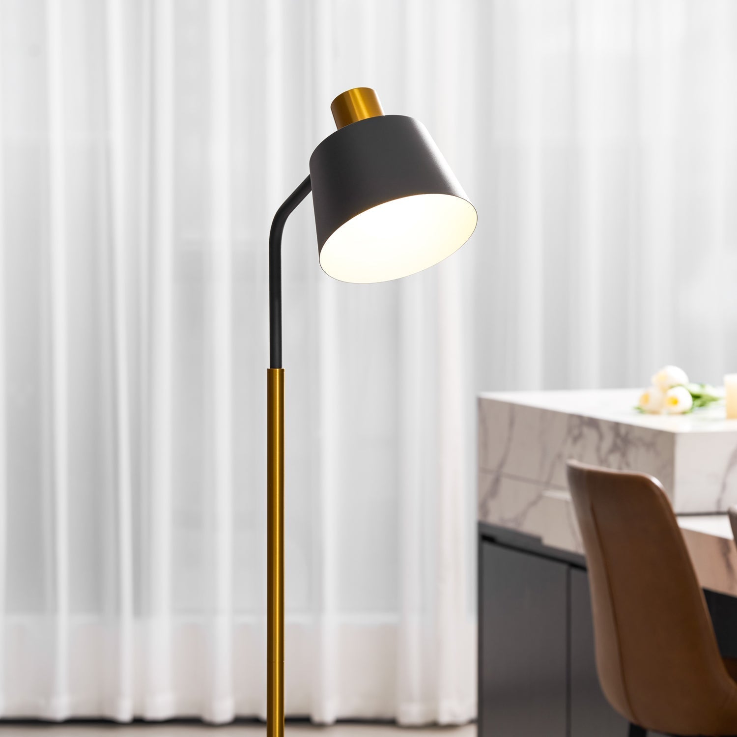 Egova Floor Lamp