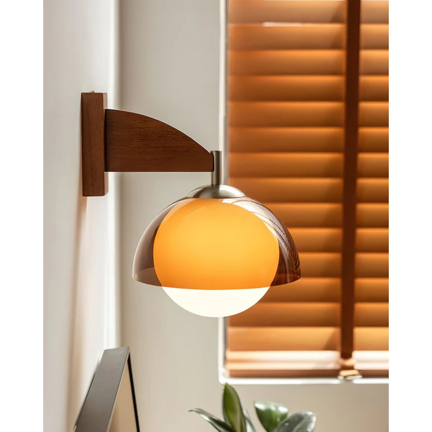 Tavino Wall Light