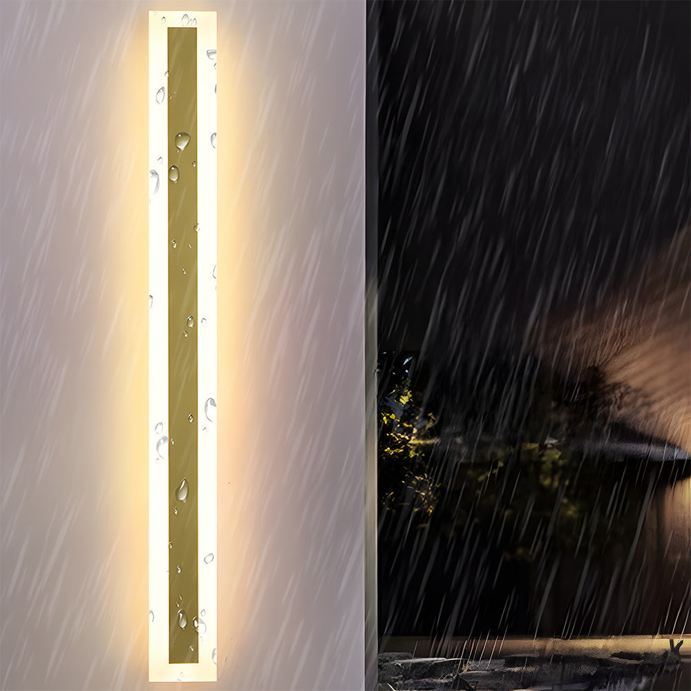 Quantaro Outdoor Wall Light