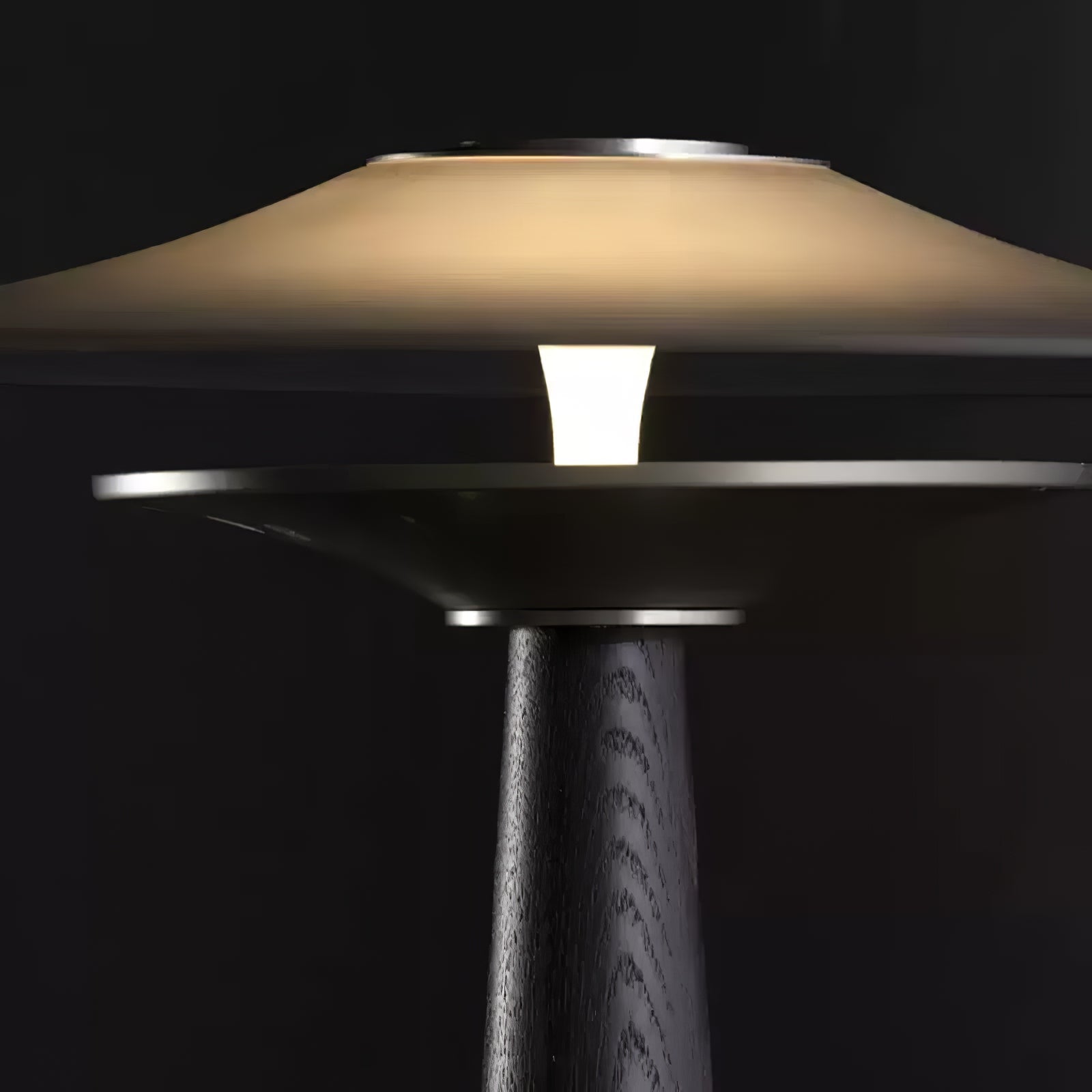 Kizom Table Lamp