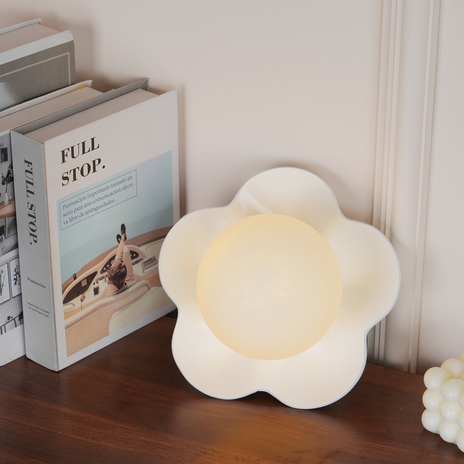 Selani Flower-Shaped Wall Light