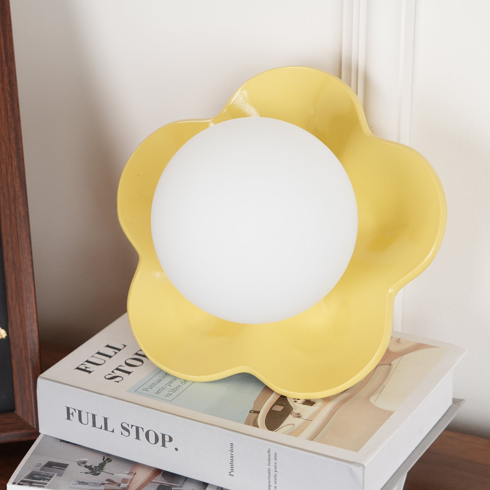 Selani Flower-Shaped Wall Light
