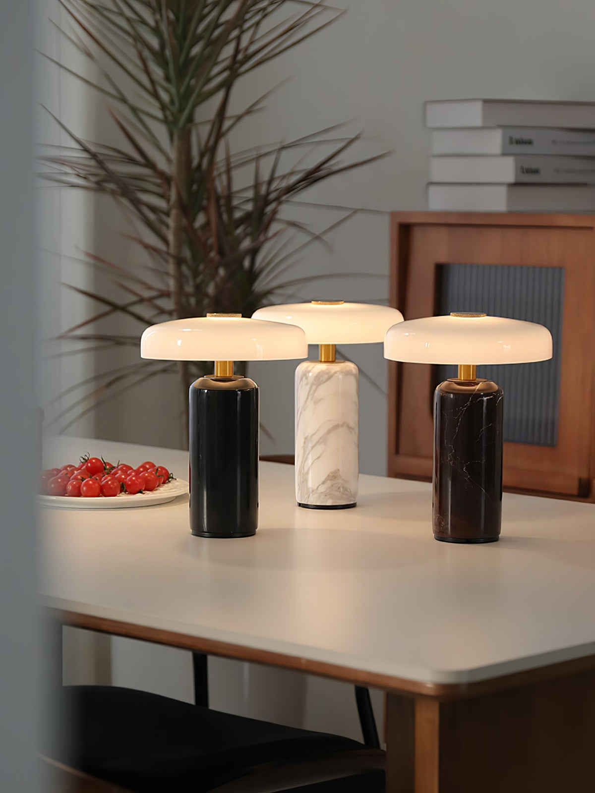 Gindo Globe Table Lamp