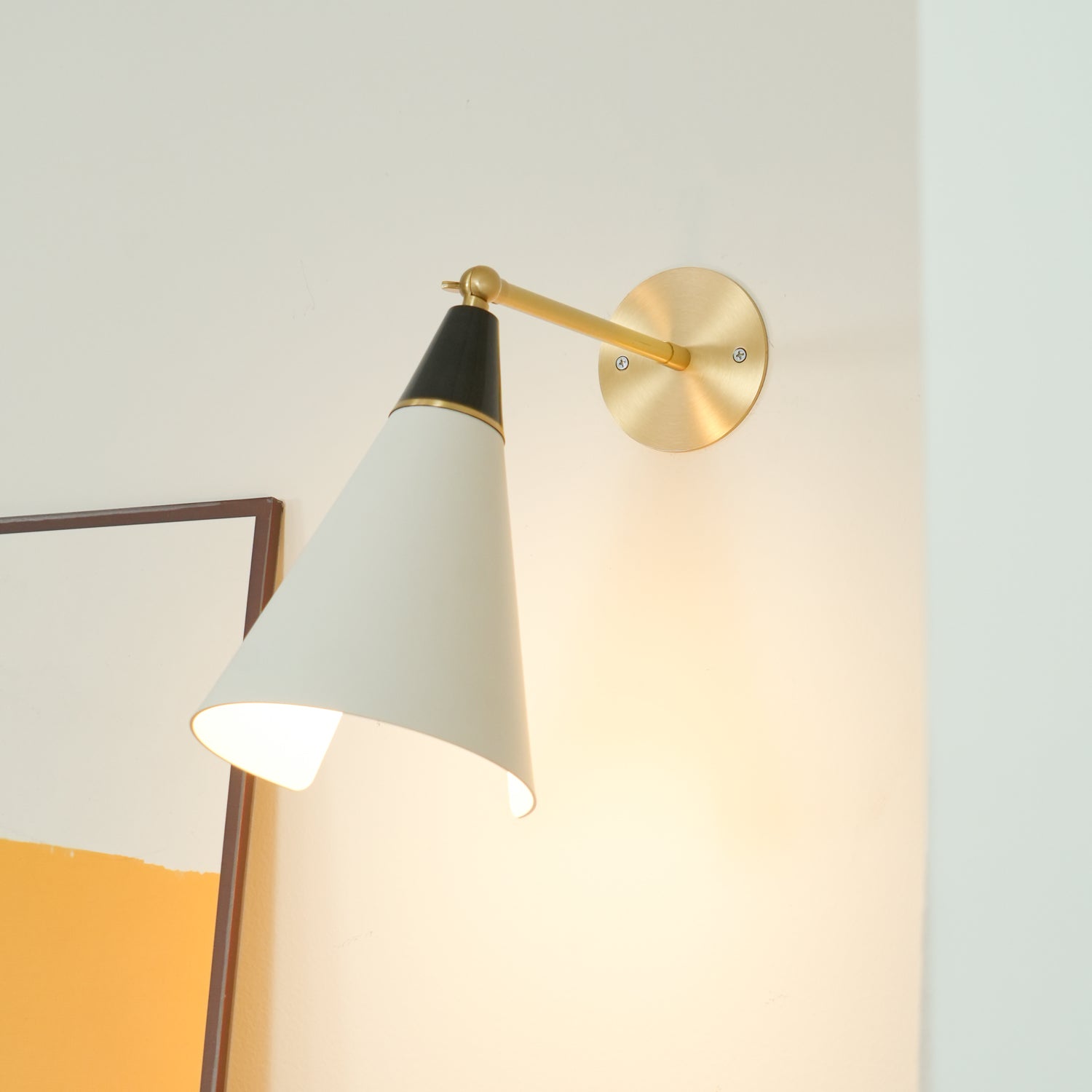 Mauge Wall Light