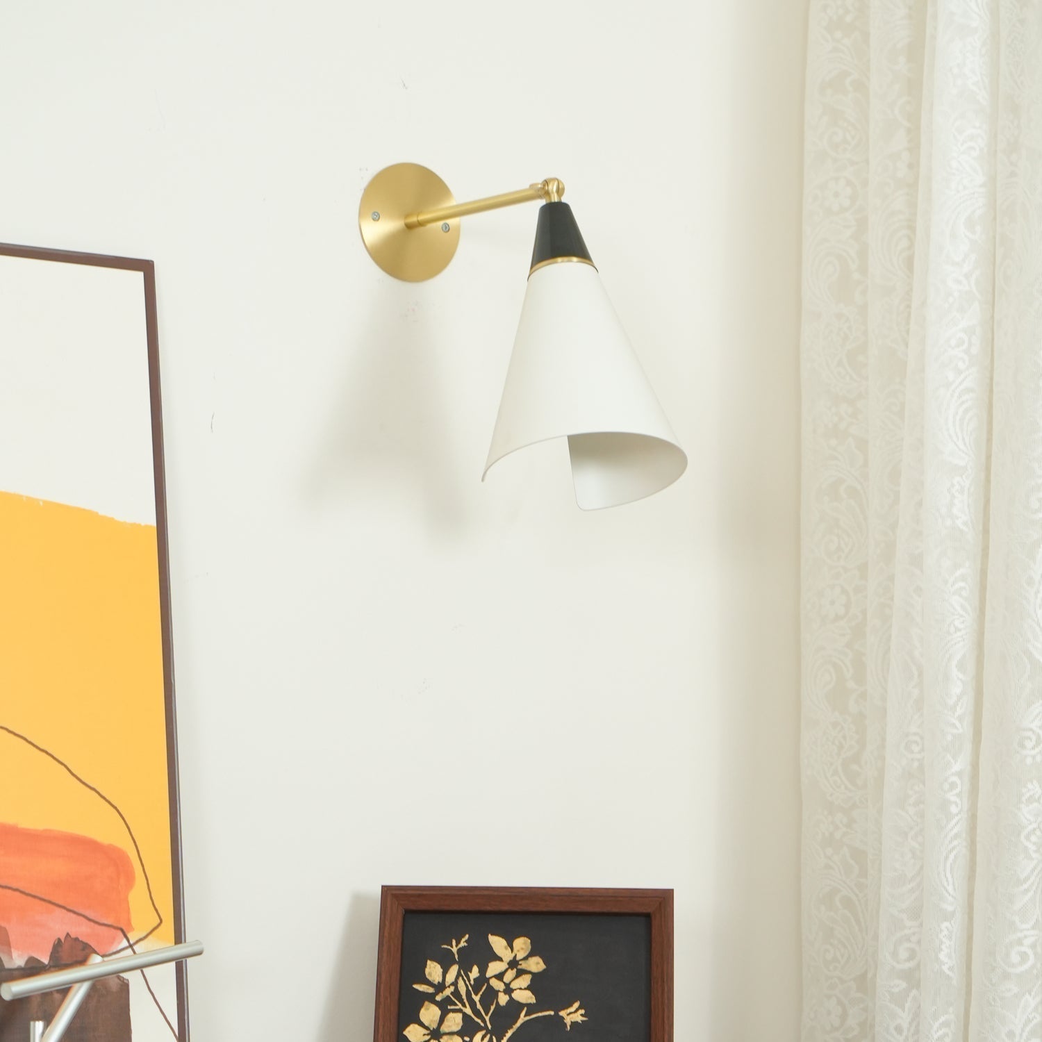 Mauge Wall Light
