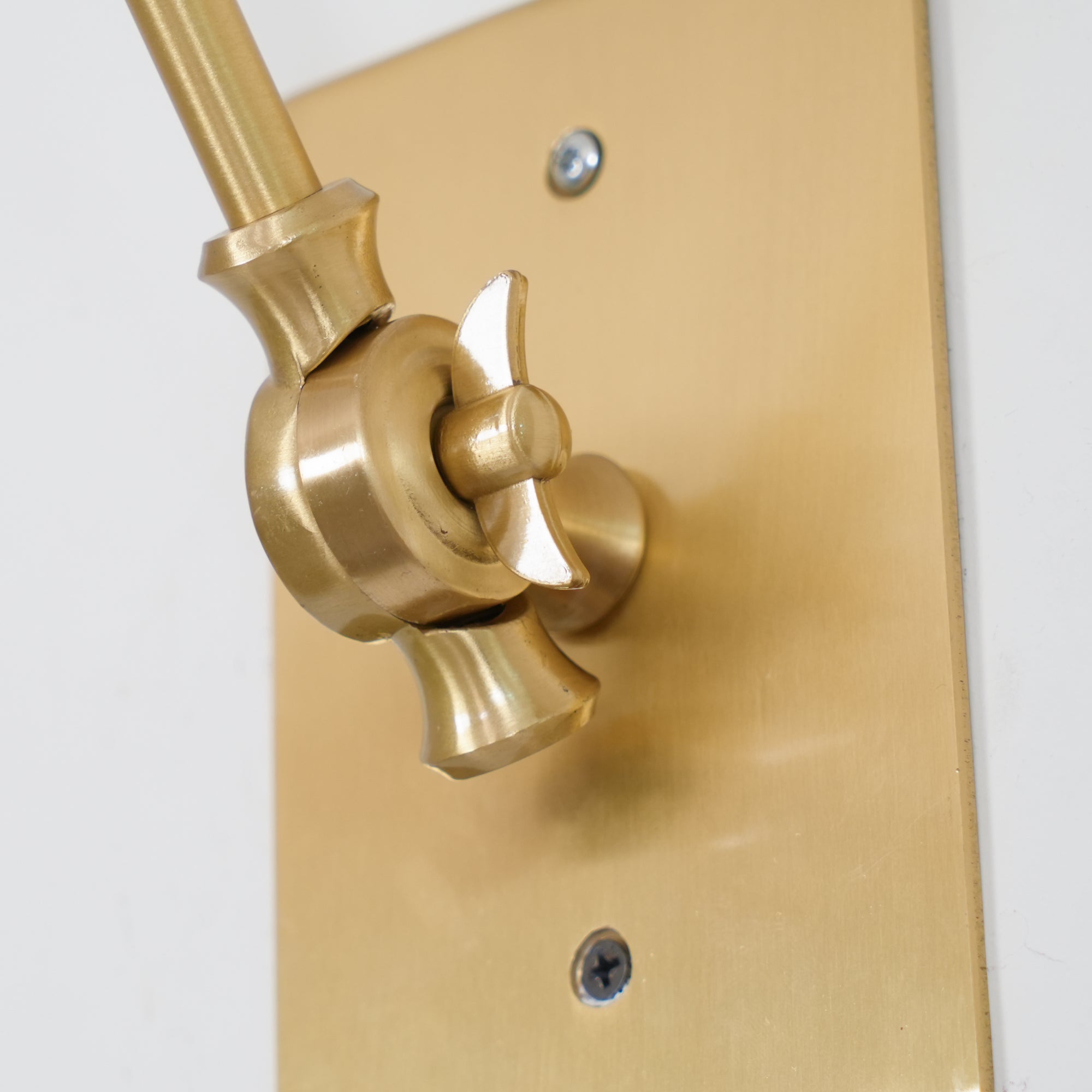 Onema Wall Light
