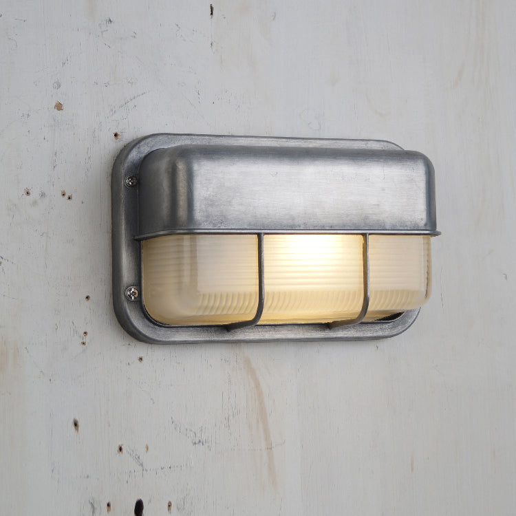 Praris Outdoor Wall Light