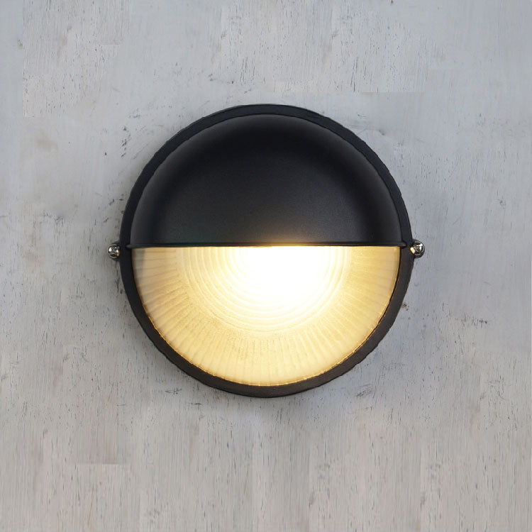 Praris Outdoor Wall Light