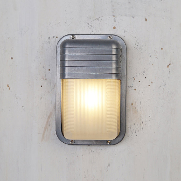 Praris Outdoor Wall Light