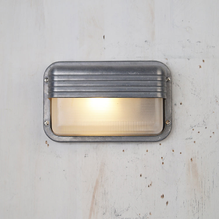 Praris Outdoor Wall Light