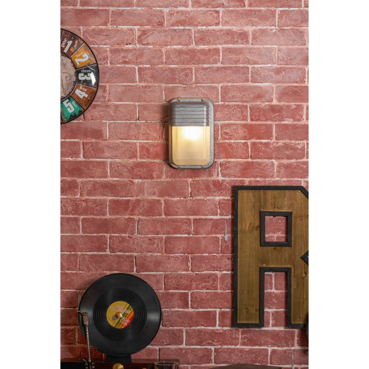 Praris Outdoor Wall Light