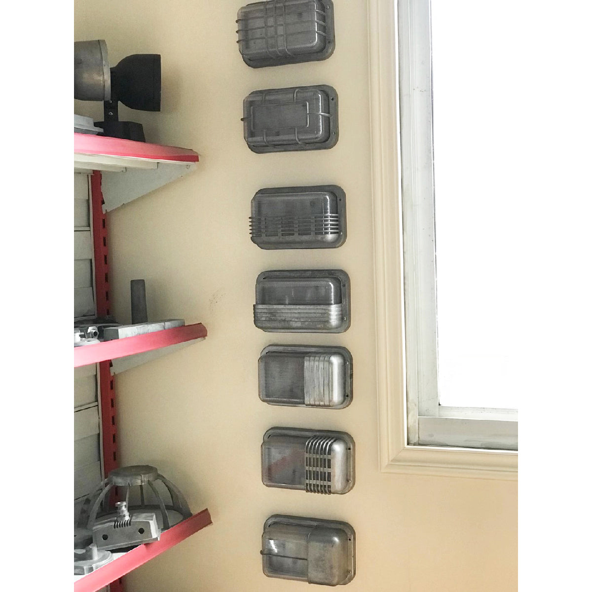 Praris Outdoor Wall Light