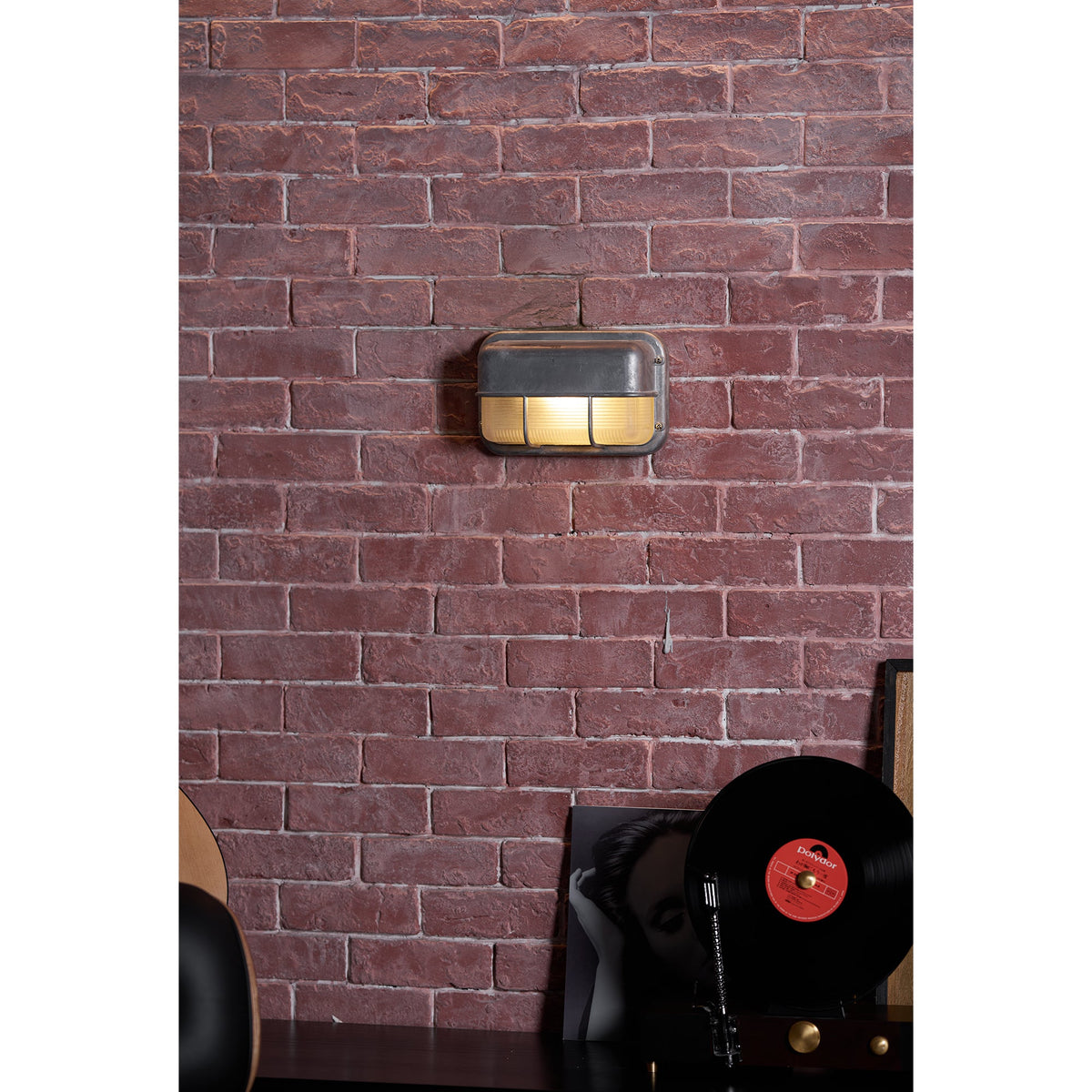 Praris Outdoor Wall Light