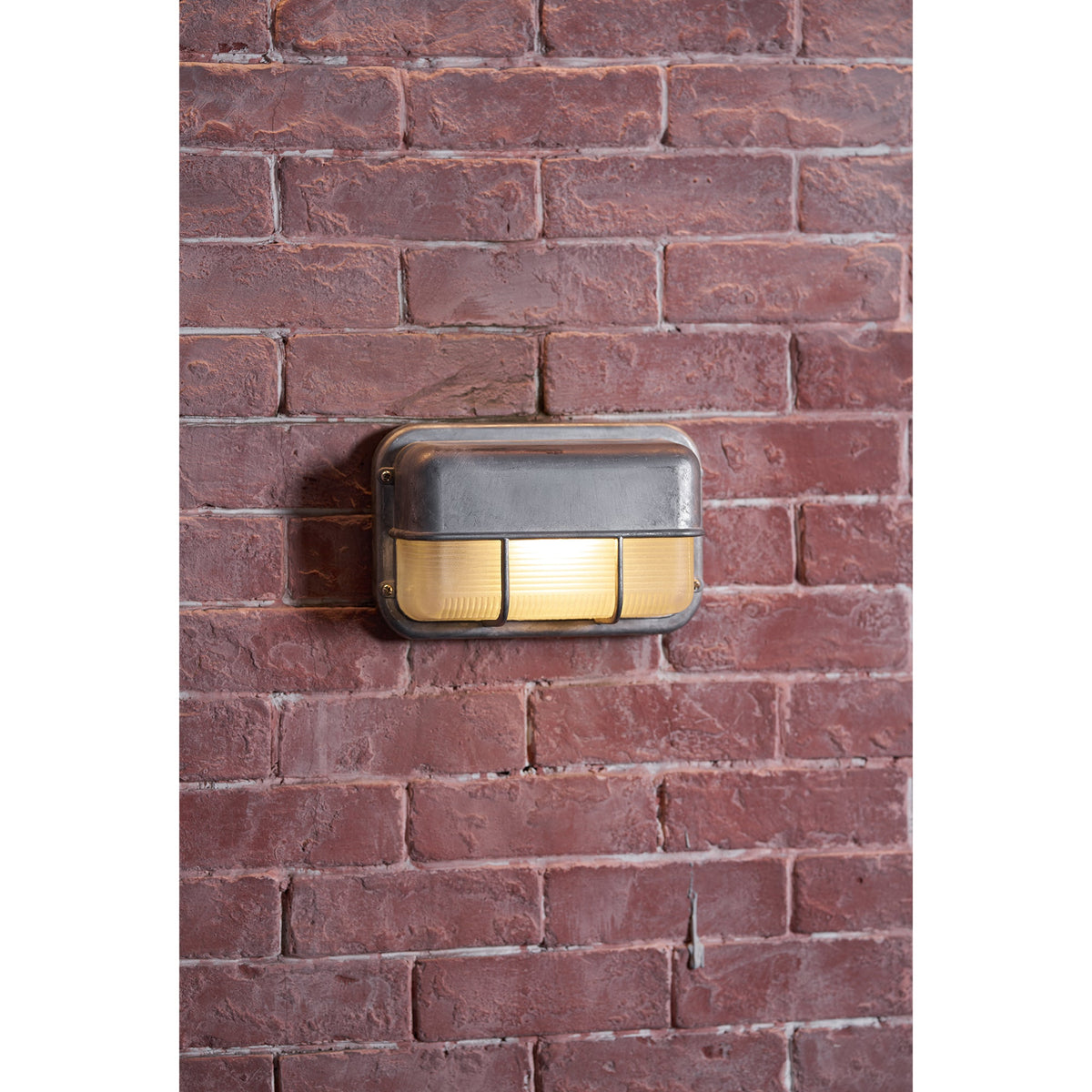 Praris Outdoor Wall Light