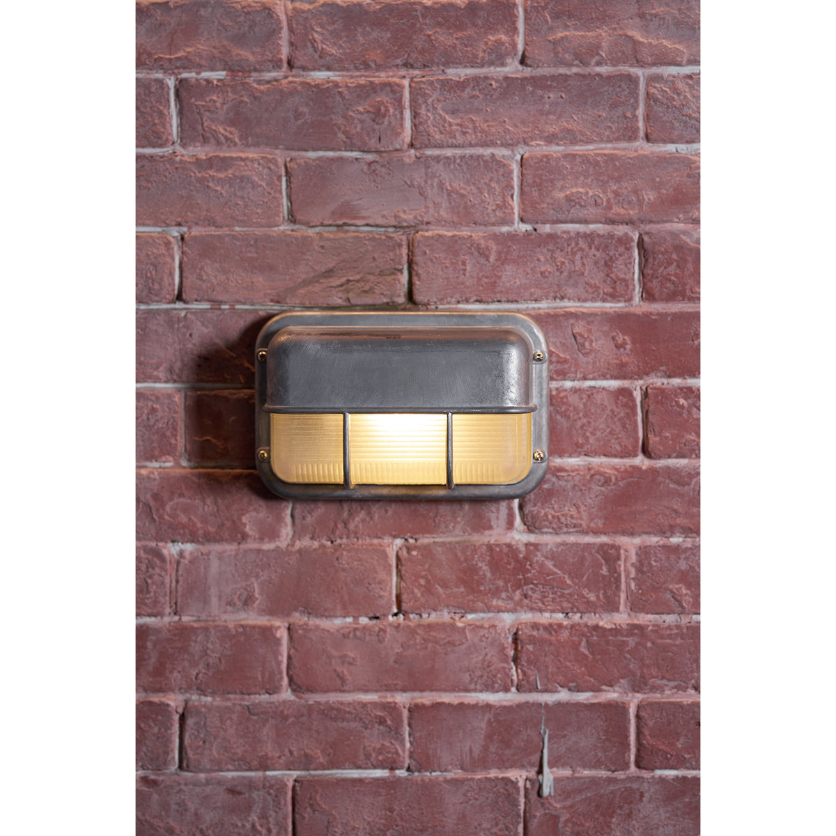 Praris Outdoor Wall Light