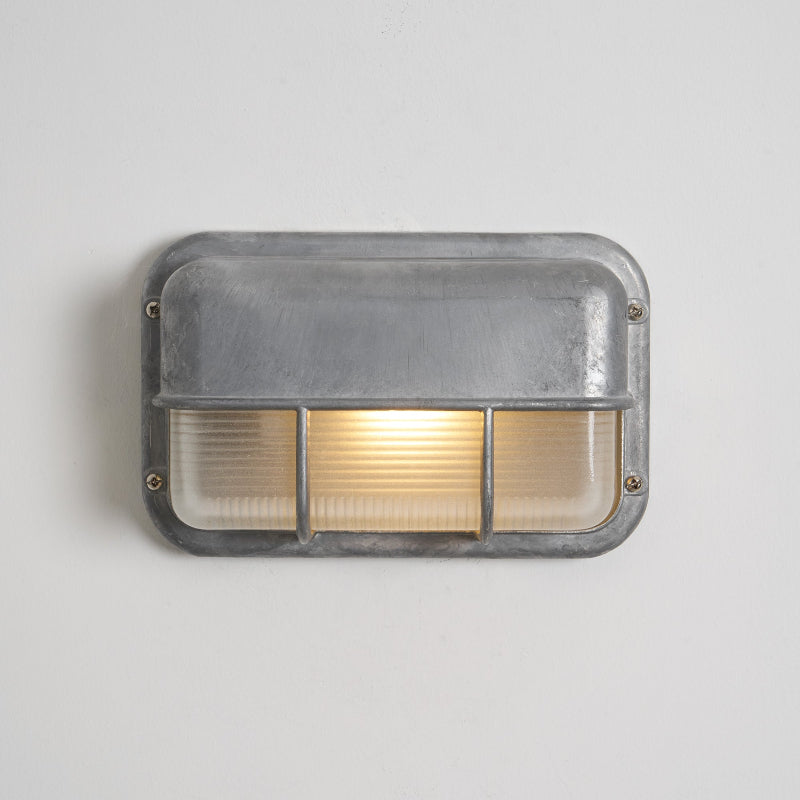 Praris Outdoor Wall Light