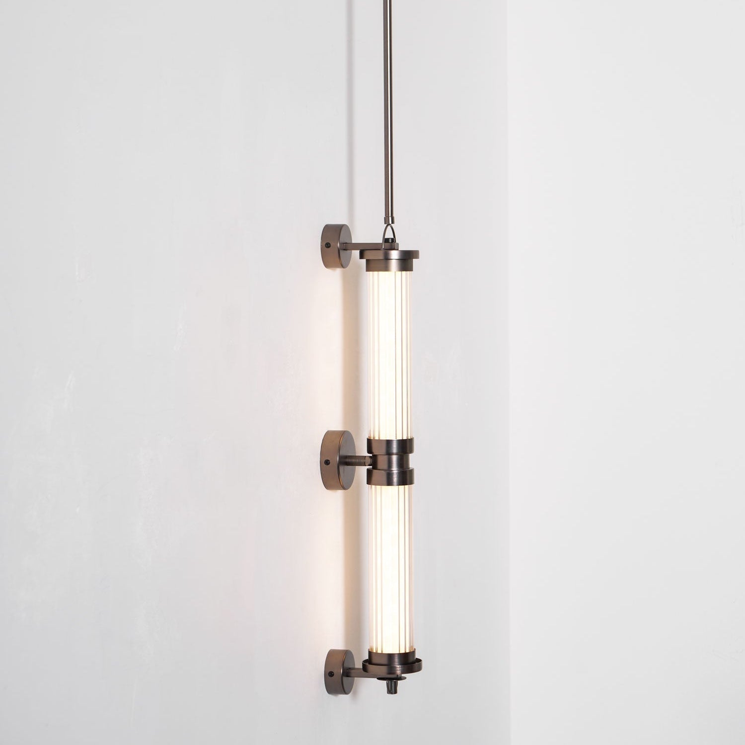 Xeso Vertical Wall Light