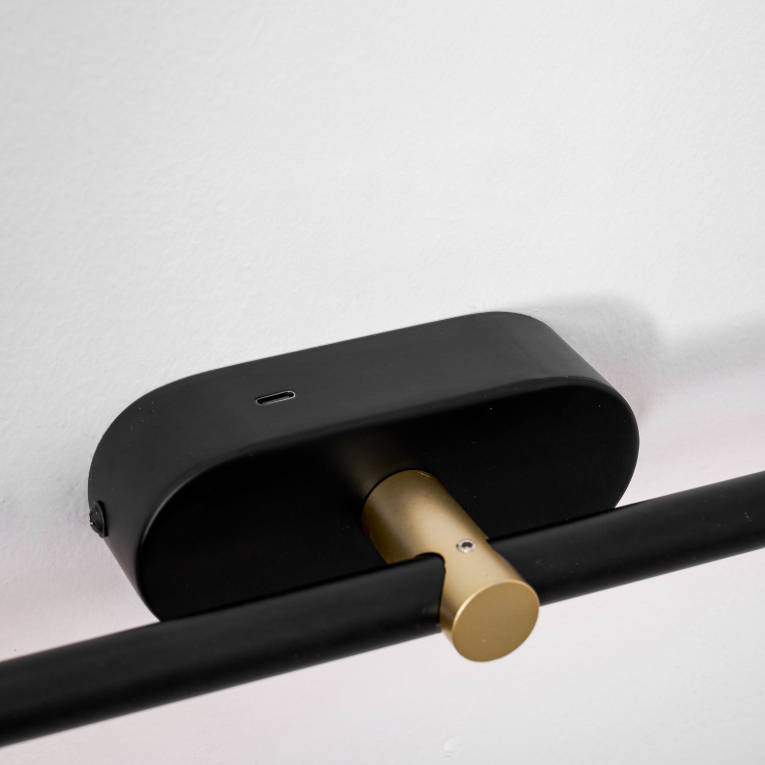 Govva Wall Light