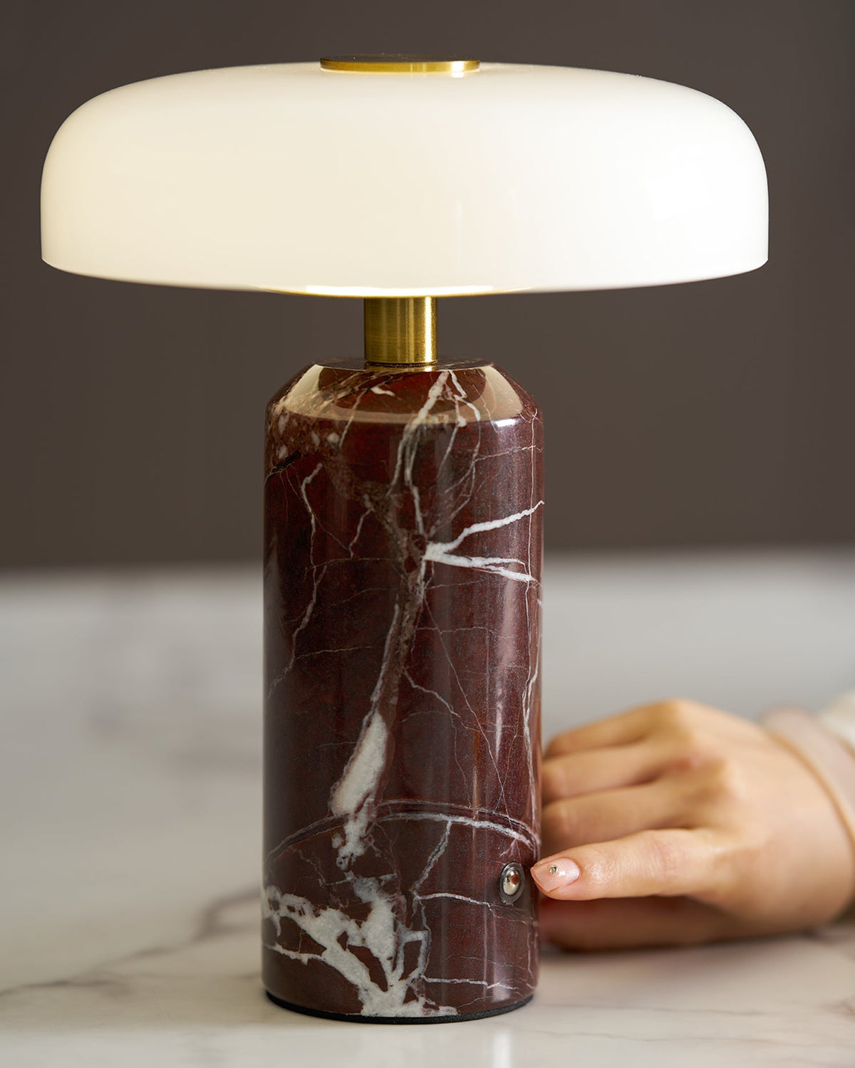 Gindo Globe Table Lamp