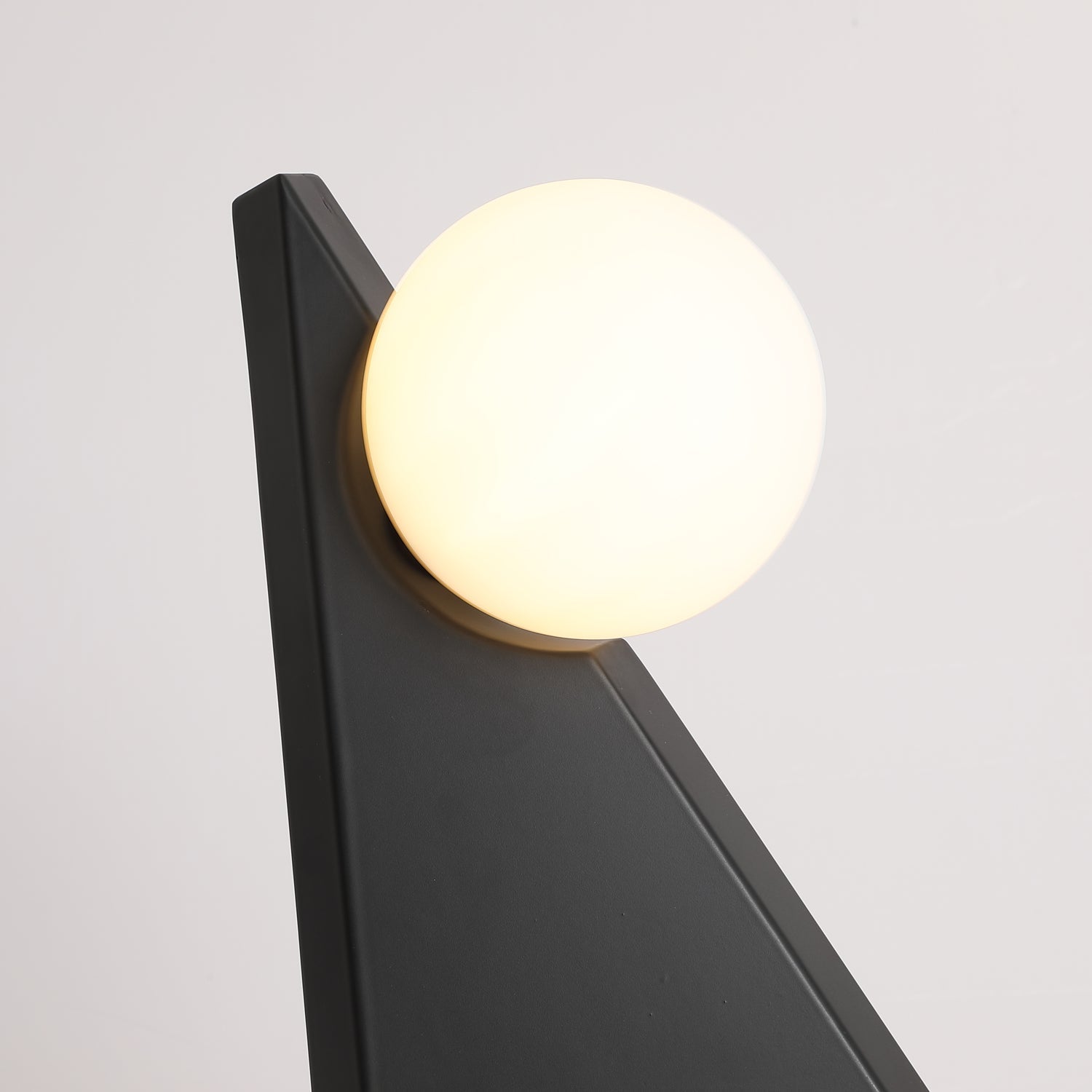 Royan Table Lamp