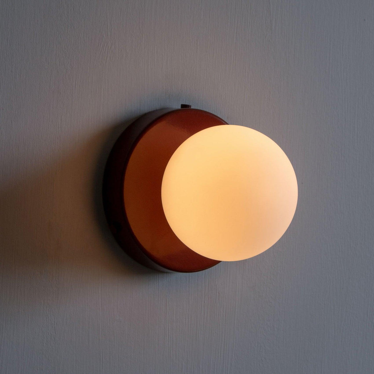 Lurala Globe Wall Light