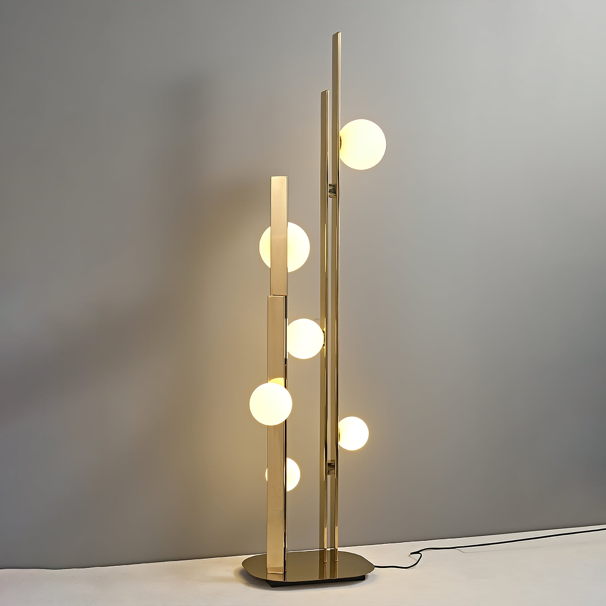 Pevosa Floor Lamp