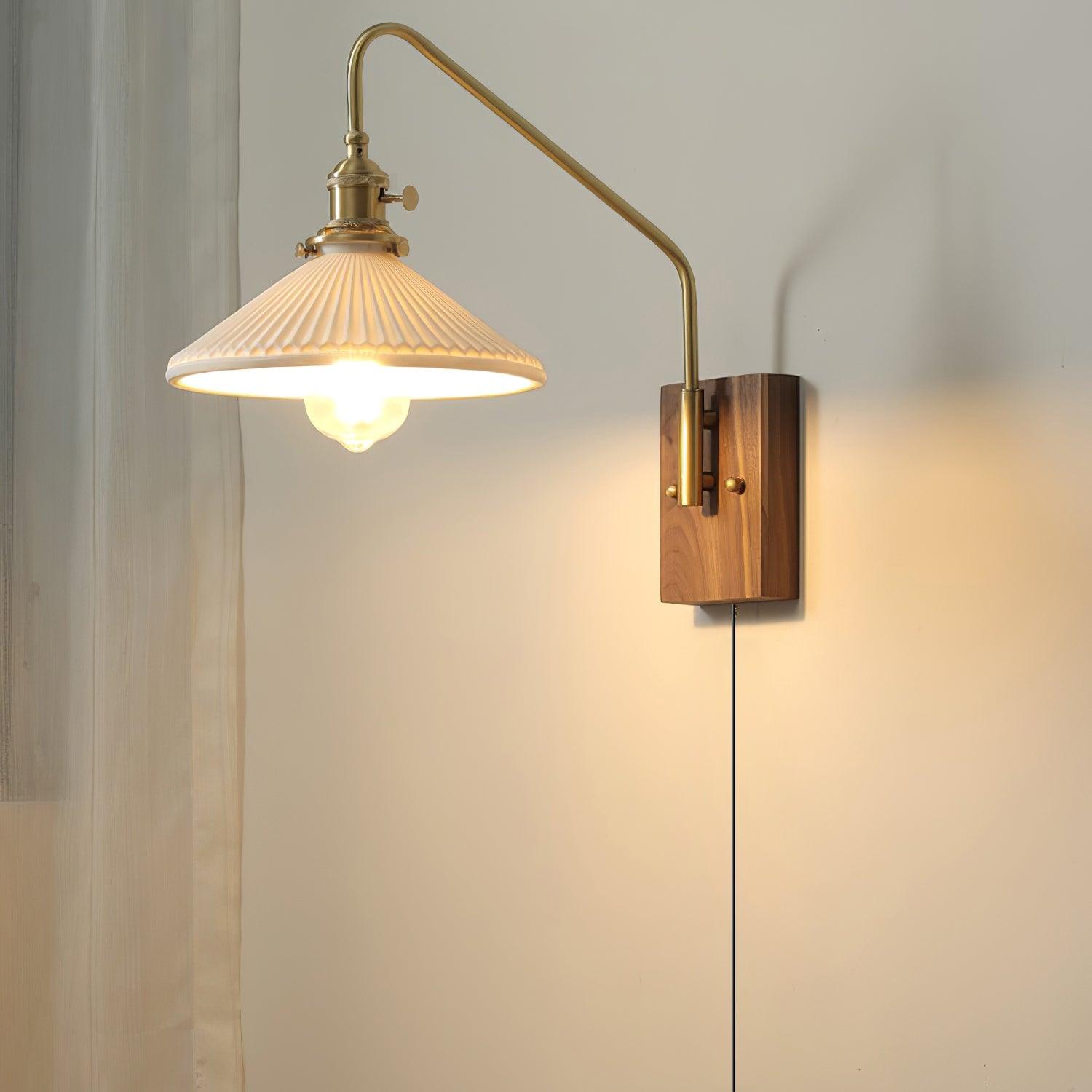 Leskey Wall Light