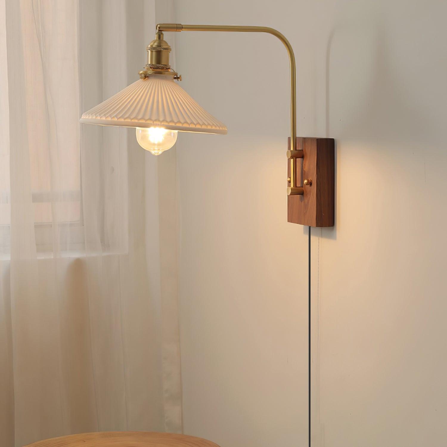 Leskey Wall Light