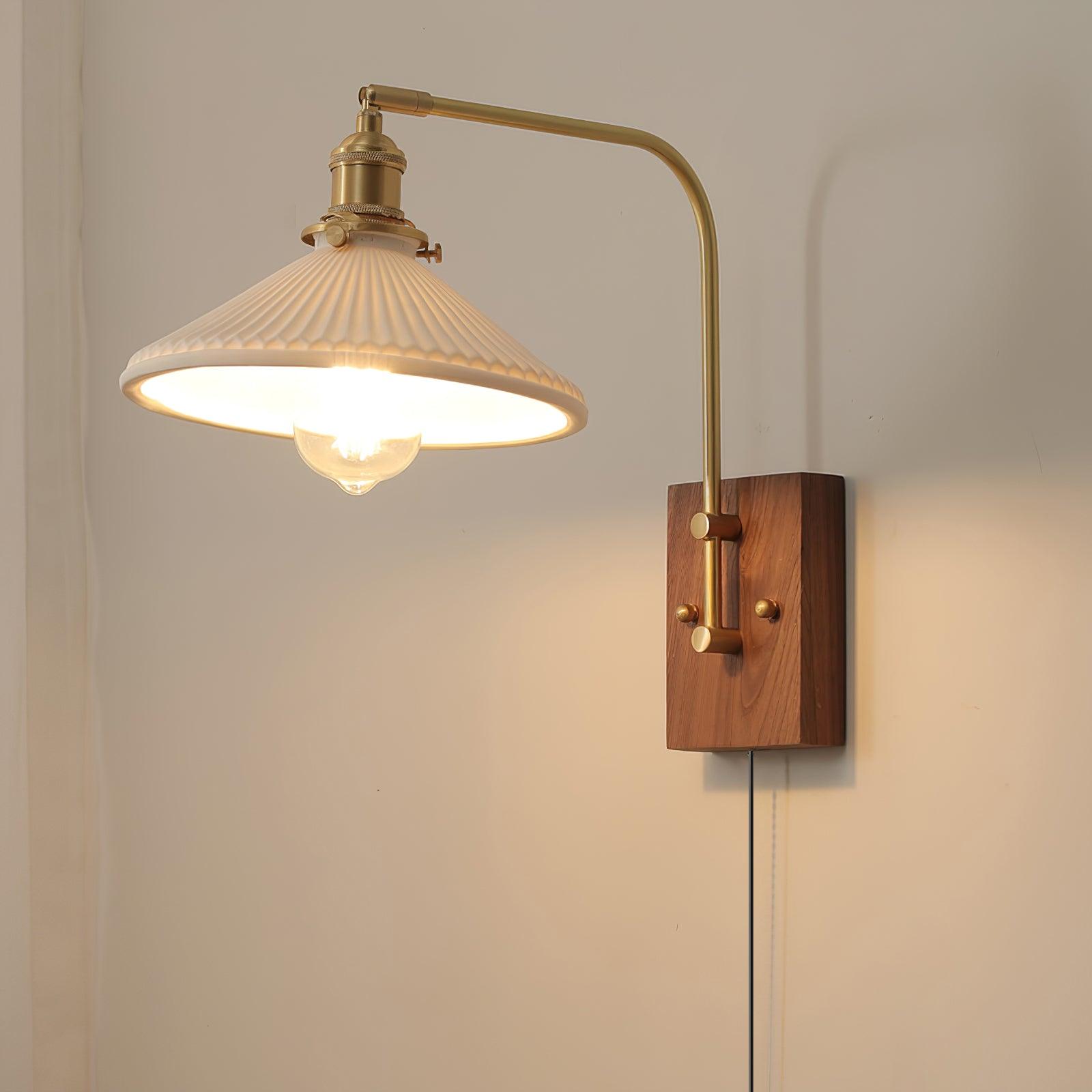 Leskey Wall Light