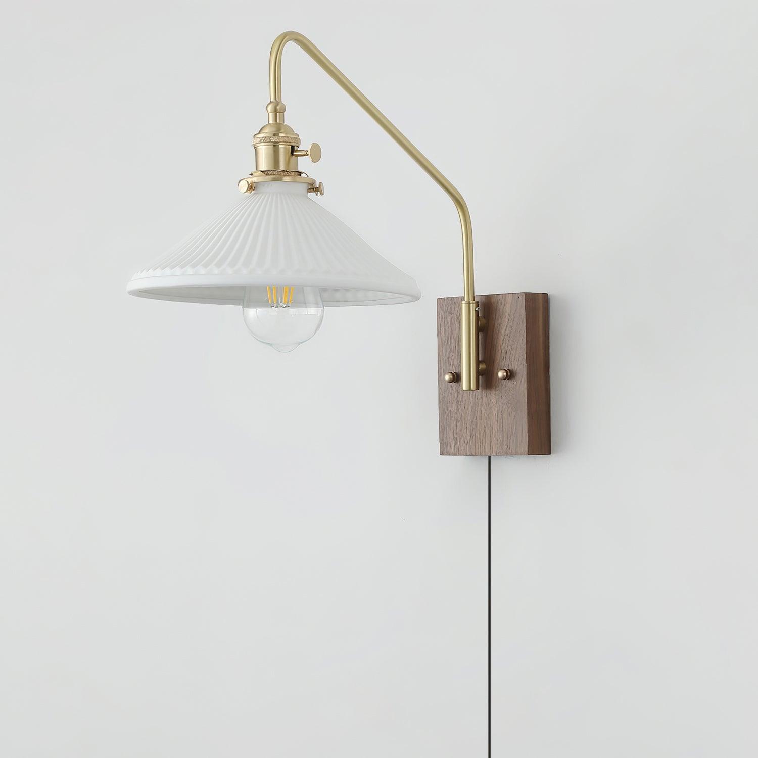 Leskey Wall Light