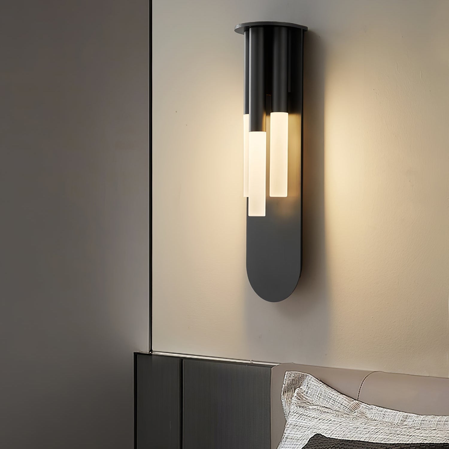 Rossan Wall Light