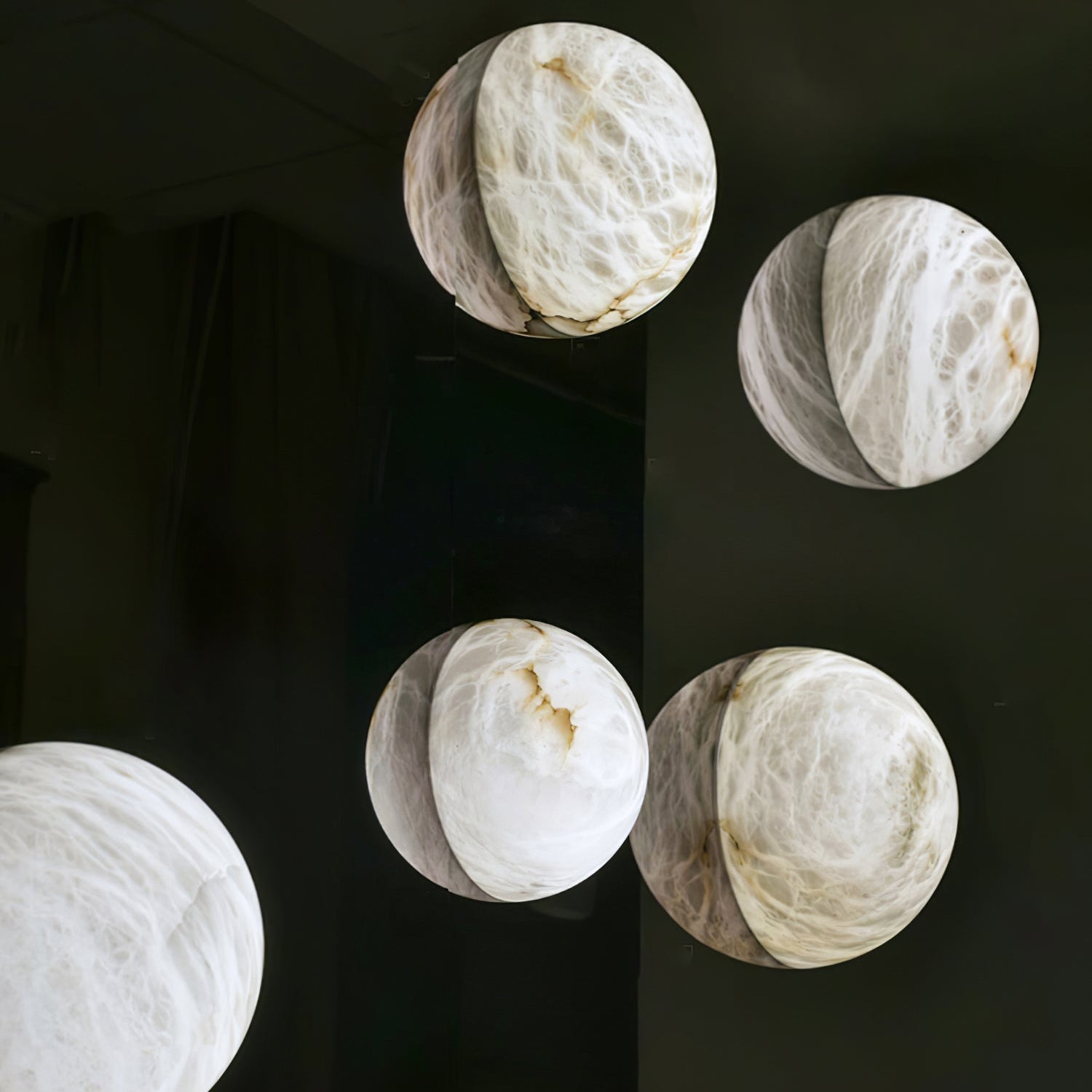 Clobe Alabaster Wall Light